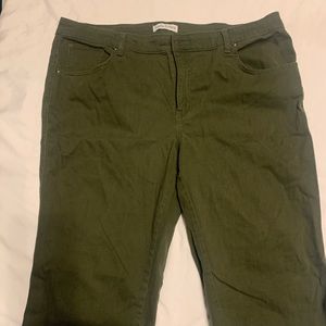Purple & More 5 pocket Capri Pants